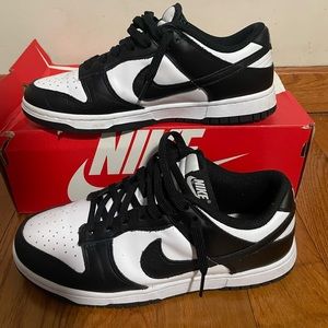 Nike low “Panda” dunks